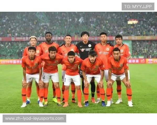 恒大全华班出战中超联赛的战术表现与争议分析