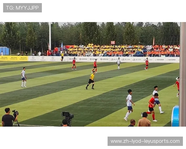 足球比赛中的防守技巧与防线布置